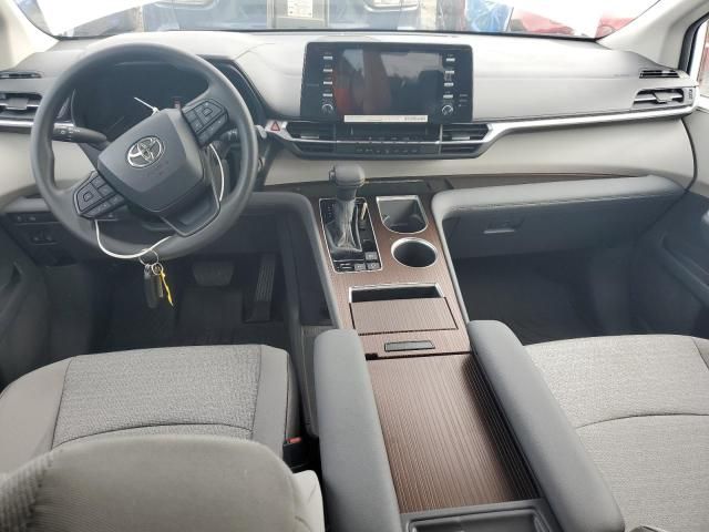 2024 Toyota Sienna LE