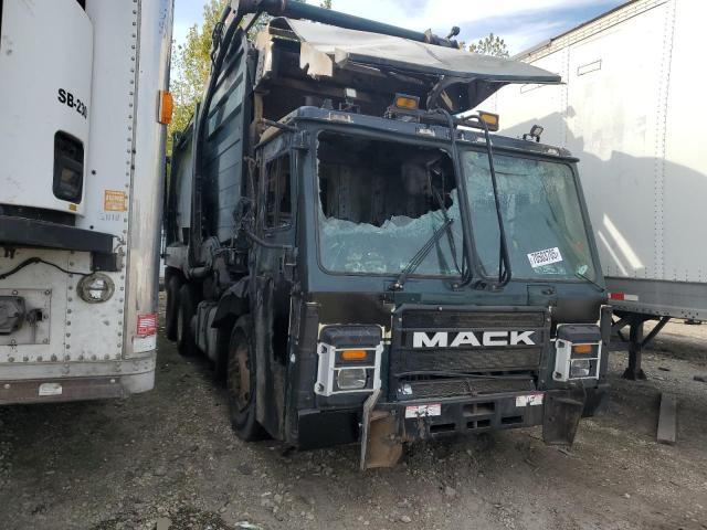 2018 Mack LR613 Refuse Truck