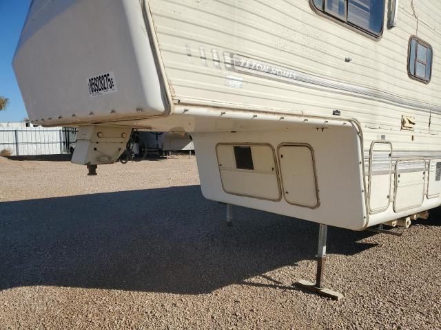 1990 Teton Trailers 5TH Wheel