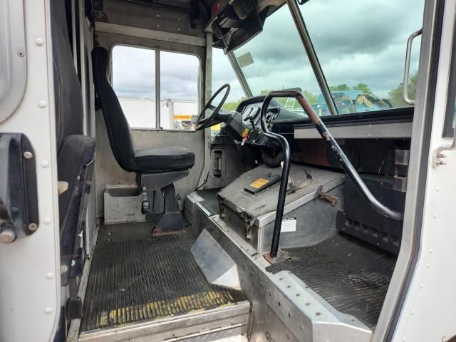 2009 Freightliner Chassis M Line WALK-IN Van