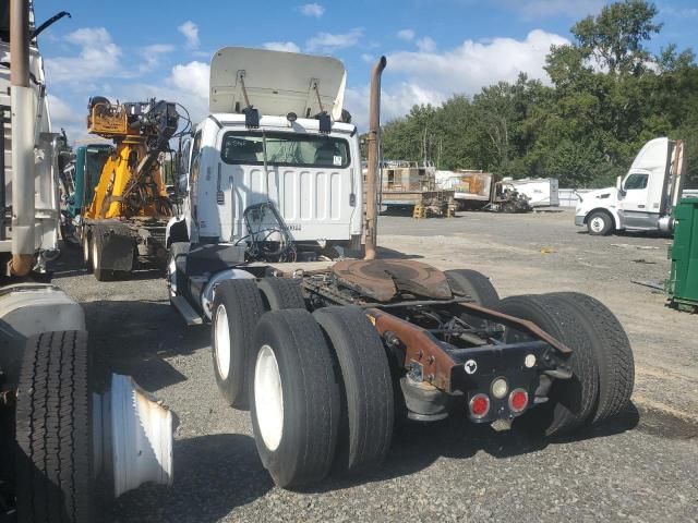 2016 Freightliner Business Class M2 Semi Truck
