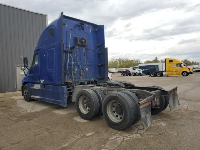 2018 Freightliner Cascadia 125 Semi Truck