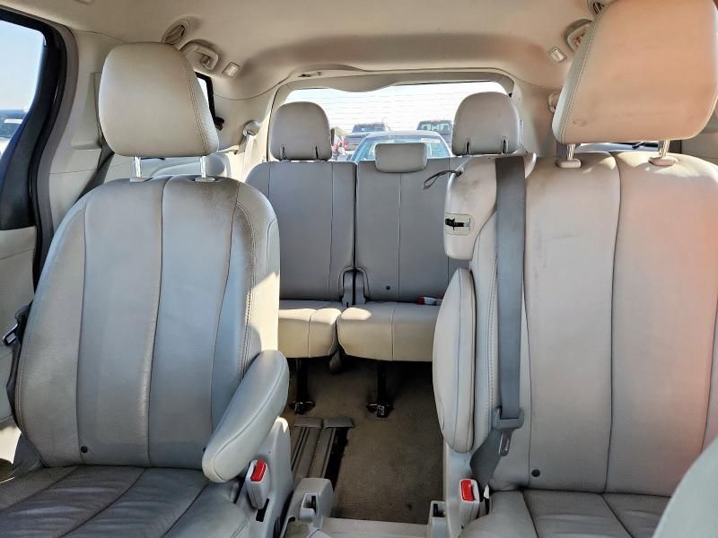 2014 Toyota Sienna XLE