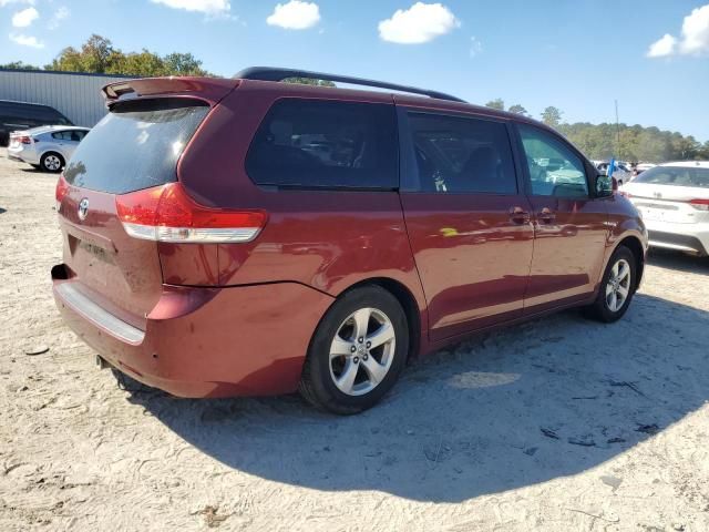 2011 Toyota Sienna le