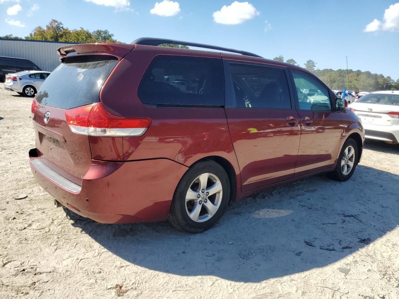 2011 Toyota Sienna le