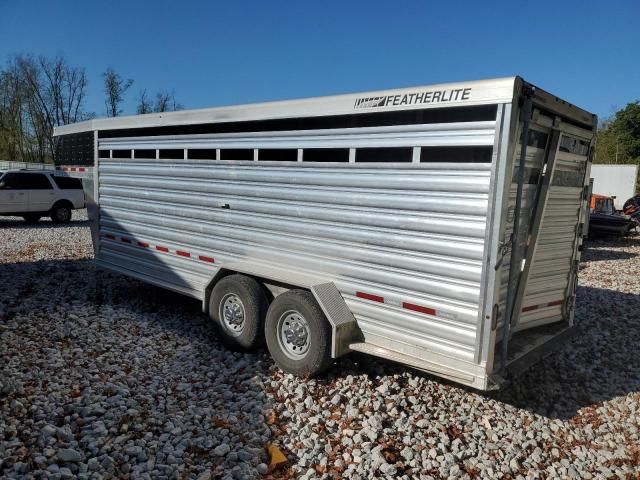 2021 Featherlite 8117-6720-STD Livestock Trailer