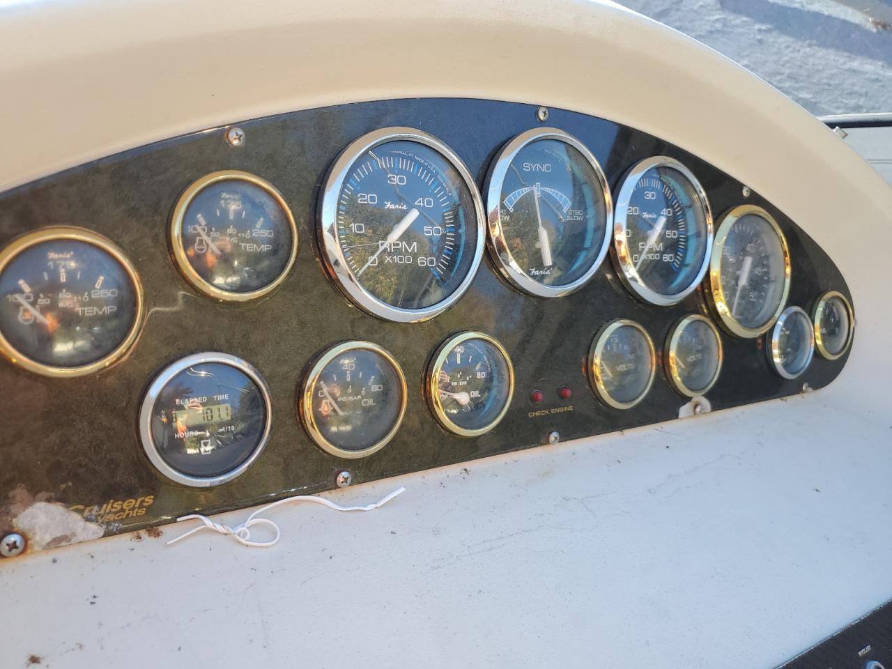 2000 Cruisers Yachts 3375-Boat