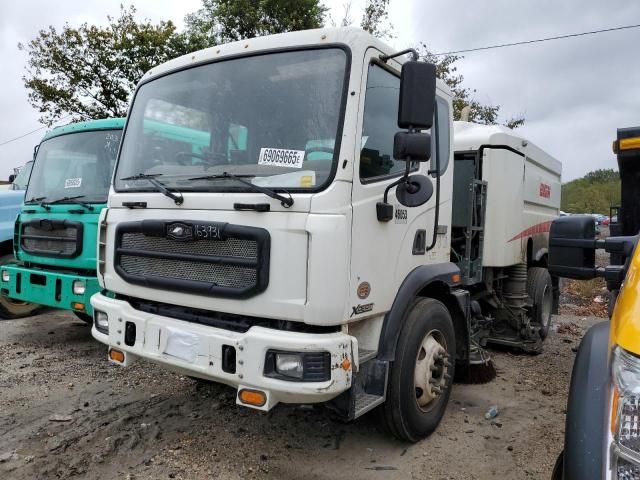 2016 Autocar Xpert Sweeper Truck