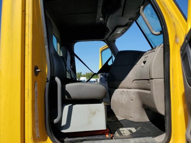 2013 Freightliner Cascadia 113