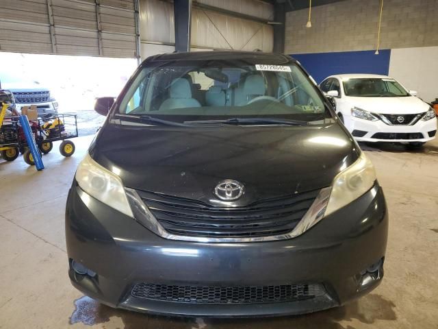 2013 Toyota Sienna LE
