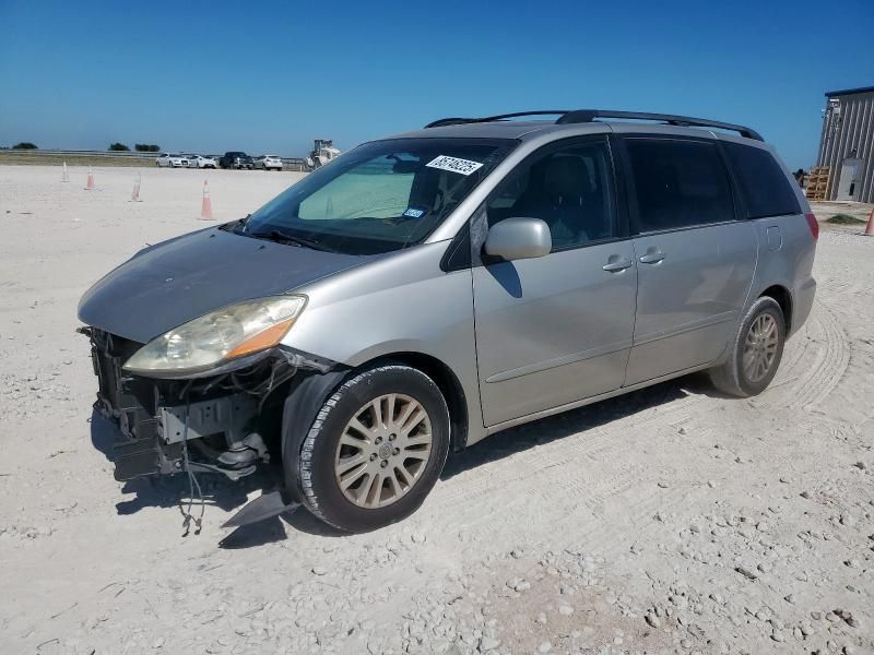 2010 Toyota Sienna XLE