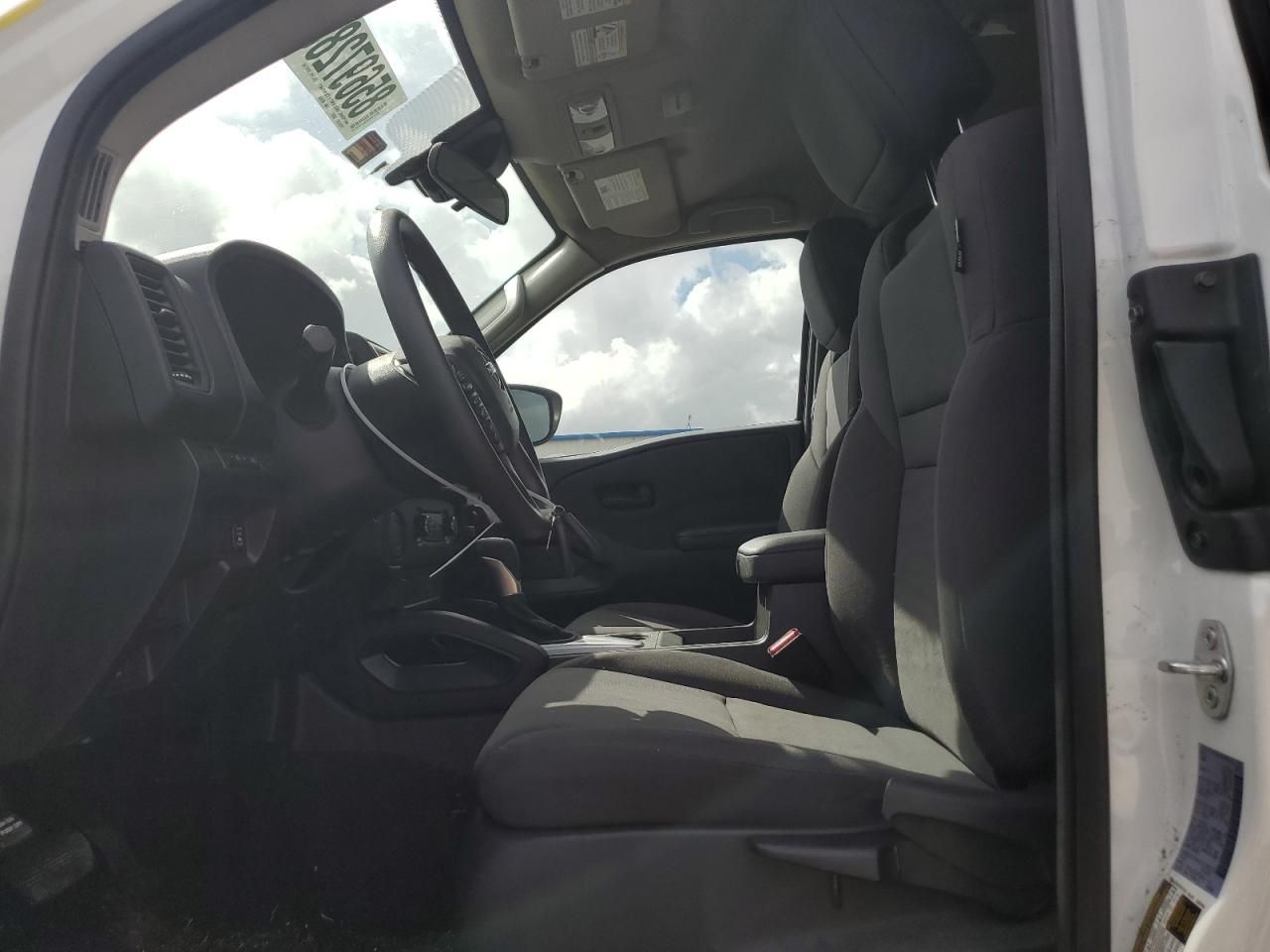 2024 Nissan Frontier s