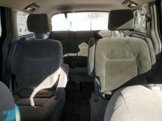 2005 Toyota Sienna LE