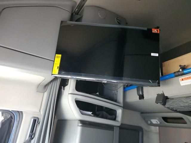 2019 Volvo VNL Semi Truck