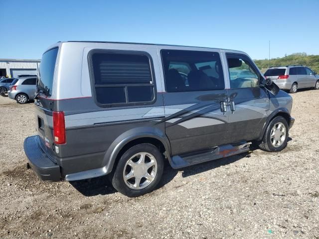 2003 GMC Safari XT
