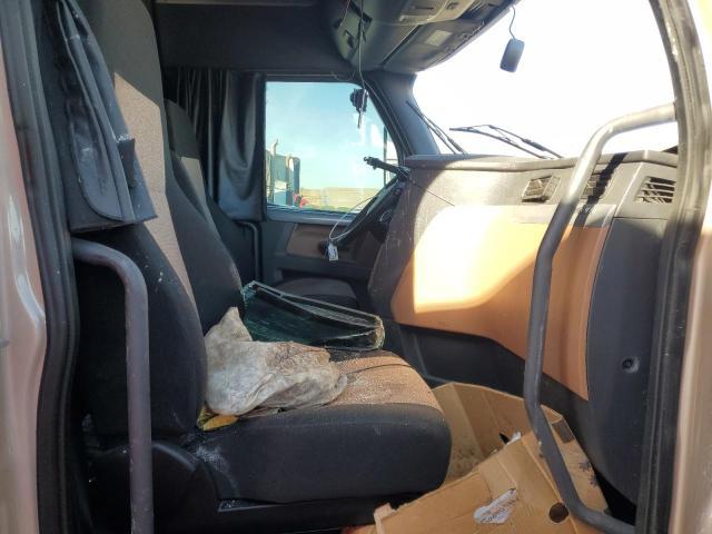 2020 Freightliner Cascadia 126 Semi Truck