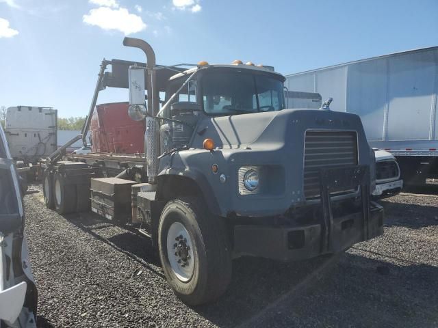 1997 Mack DM690S ROLL-OFF Container Truck