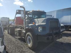 Mack dm690s roll-off Container Vehiculos salvage en venta: 1997 Mack DM690S ROLL-OFF Container Truck