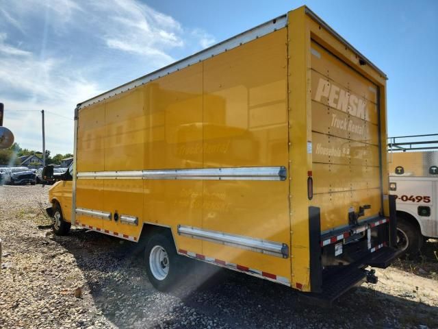 2022 GMC Savana CUT-BOX Truck