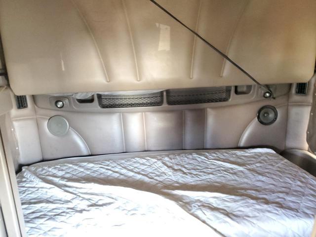 2010 Peterbilt 387 Semi Truck