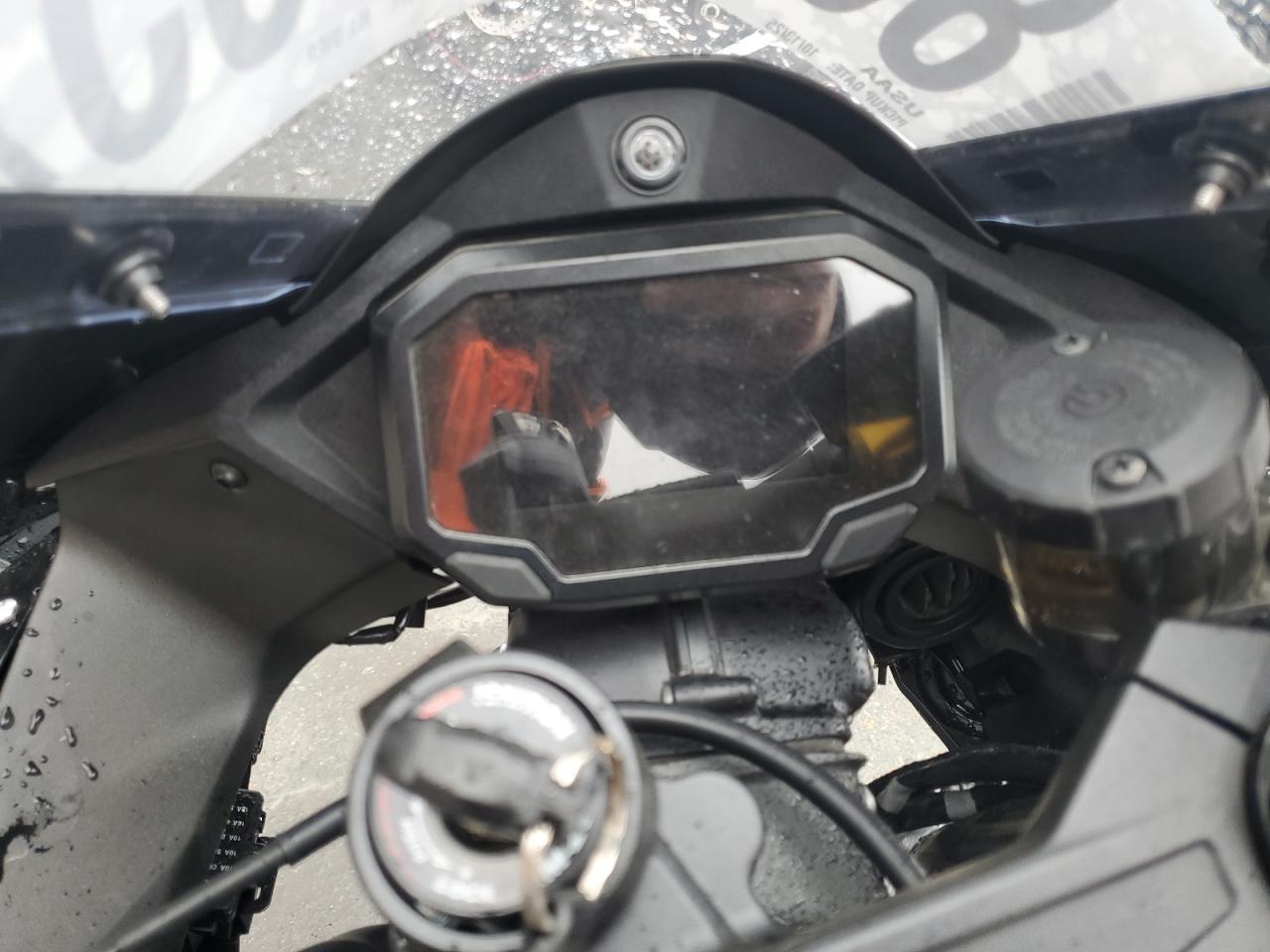 2025 Kawasaki ZX1002 M