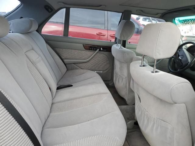 1990 Mercedes-Benz 560 SEL