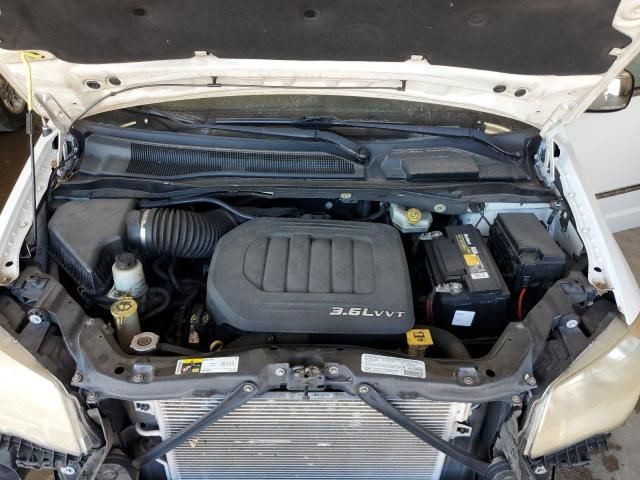 2013 Chrysler Town & Country Touring L