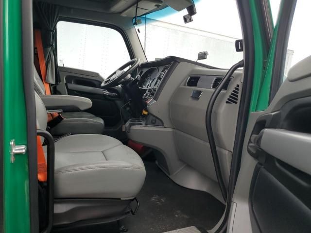 2020 Kenworth Construction T680