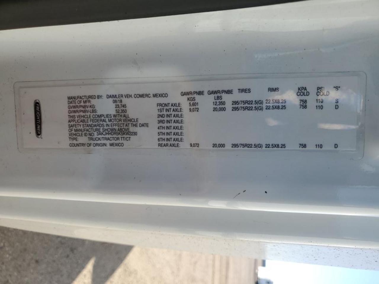 2019 Freigliner 2019 Freightliner Cascadia 126 Semi Truck