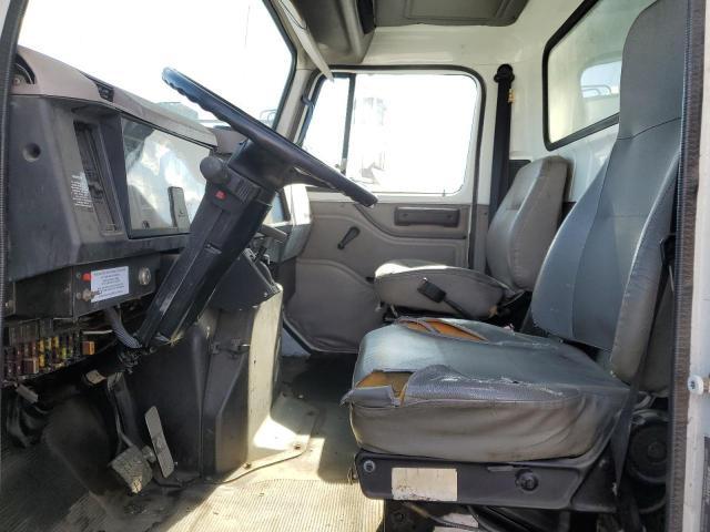 1999 International 4000 4700-BOX Truck