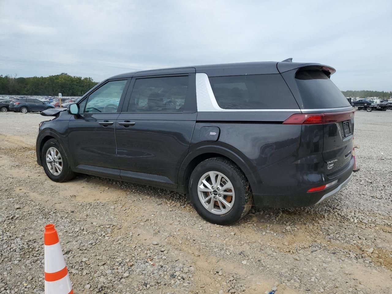 2024 KIA Carnival lx