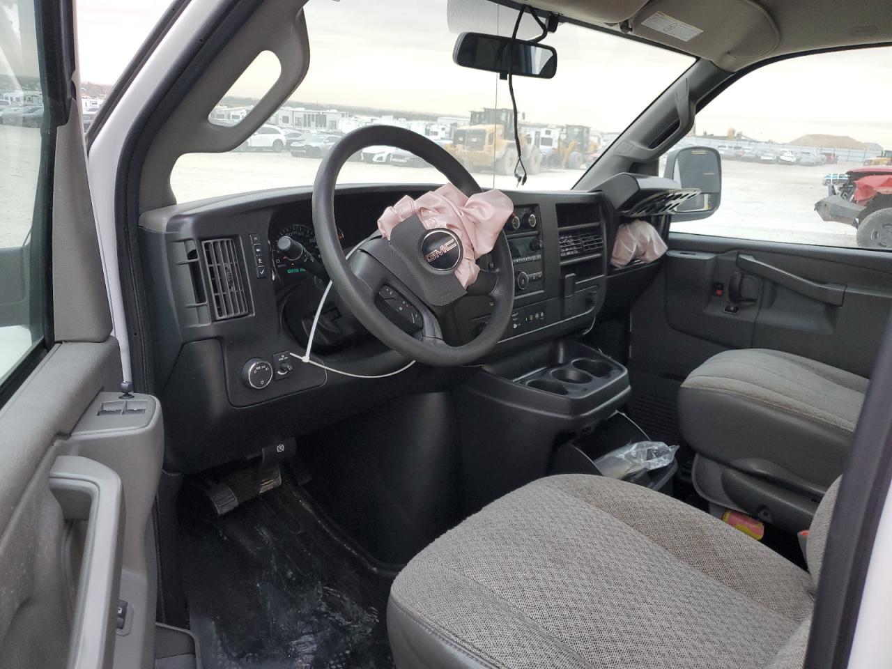 2023 GMC Savana G2500 LS