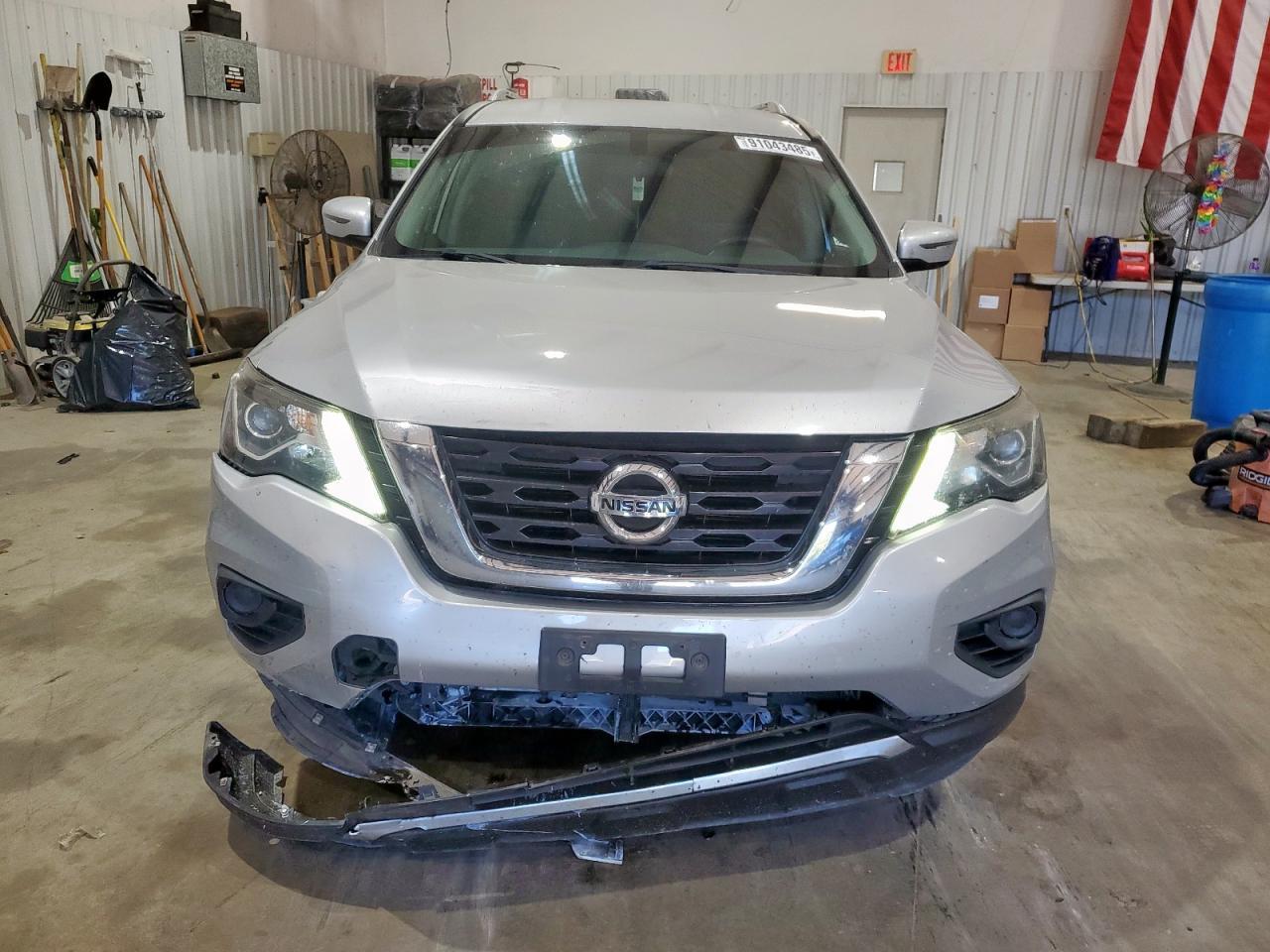 2017 Nissan Pathfinder s