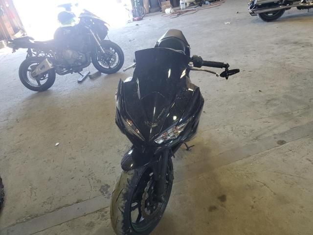 2025 Kawasaki EX650 R