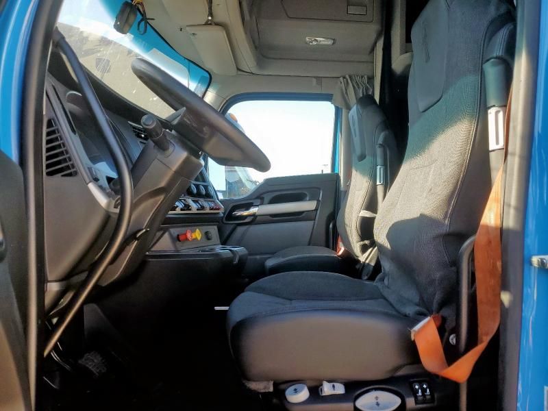 2024 Kenworth T680 Semi Truck