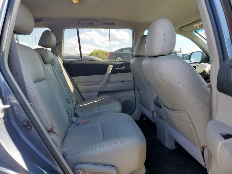 2013 Toyota Highlander Base