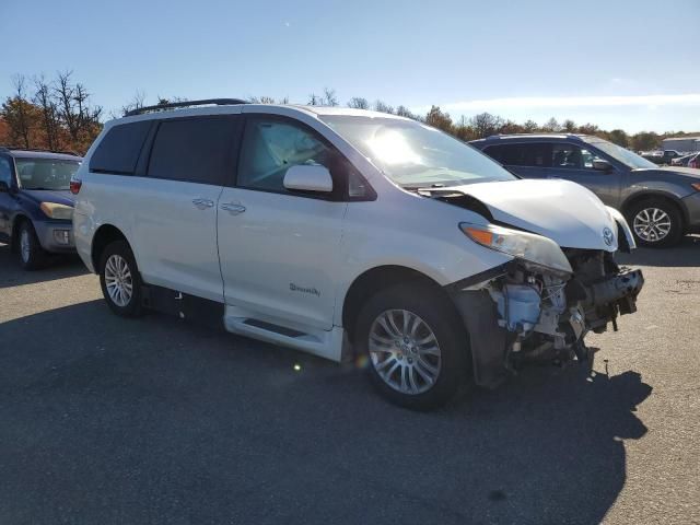 2016 Toyota Sienna xle