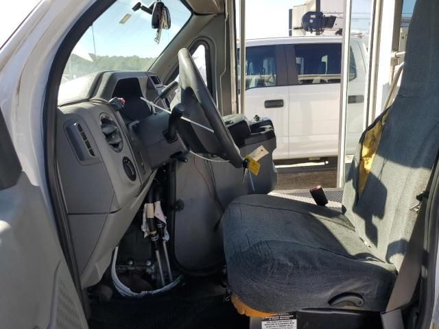 2019 Ford Econoline E350 Super Duty Cutaway Van