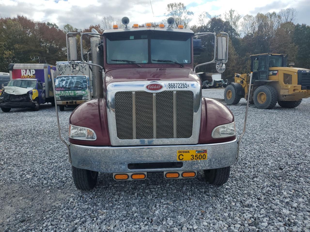 2013 Ptrb 2013 Peterbilt 337 ROLL-OFF Container Truck