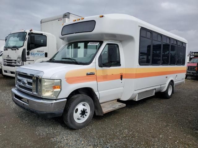 2008 Ford Econoline E450 Super Duty Cutaway Van