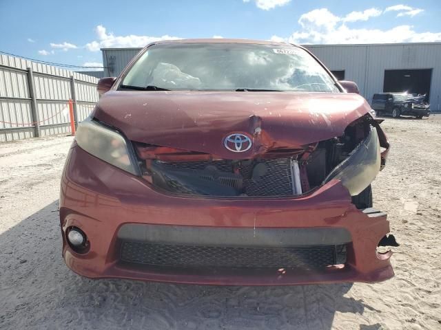 2013 Toyota 2013  Toyo Sienna