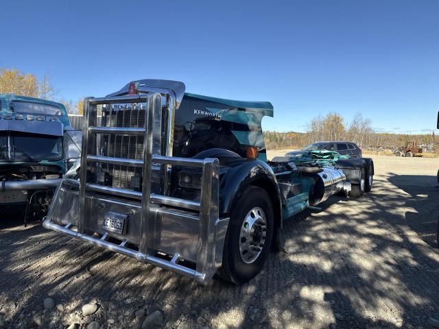 2025 Kenworth Construction W900