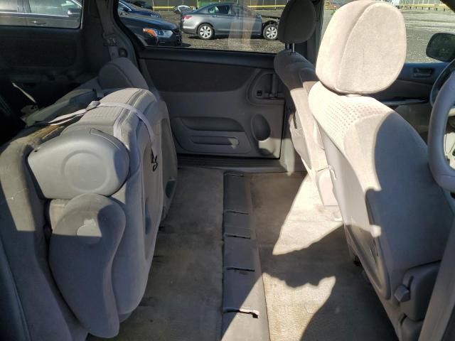 2006 Toyota Sienna CE