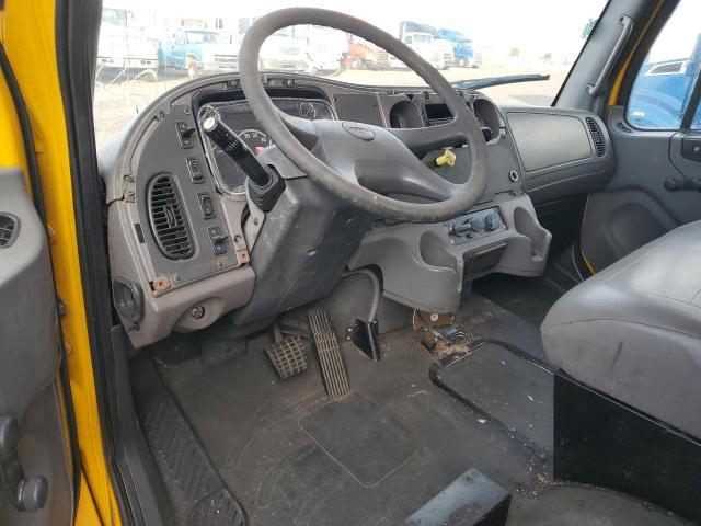 2006 Freightliner Business Class M2 BOX Truck