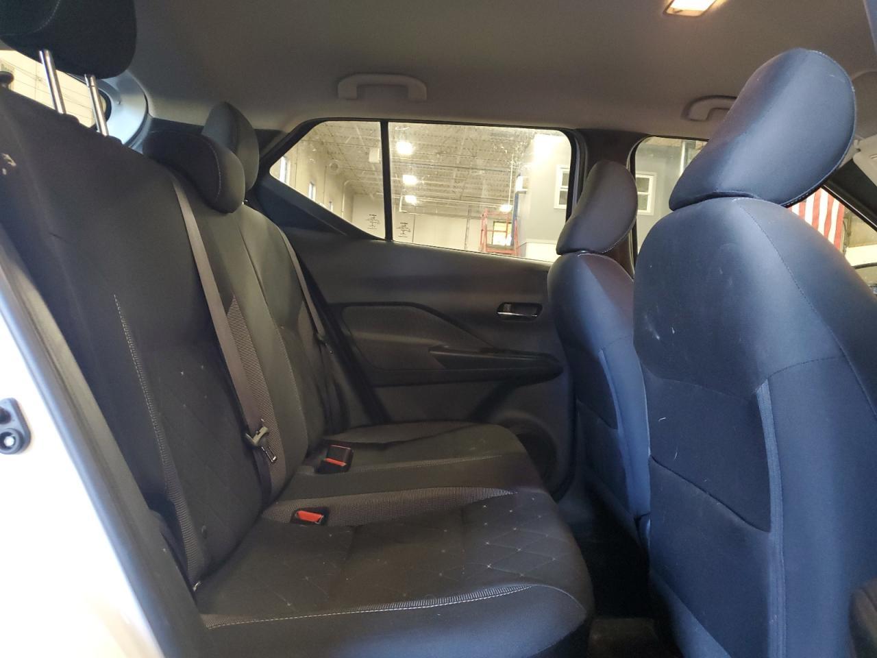 2019 Nissan Kicks s