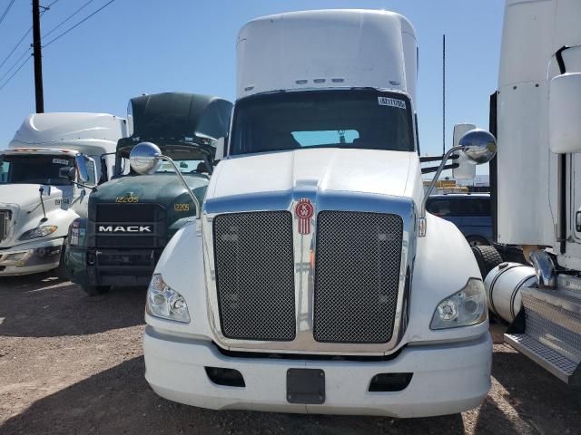 2014 Kenworth T680 Semi Truck