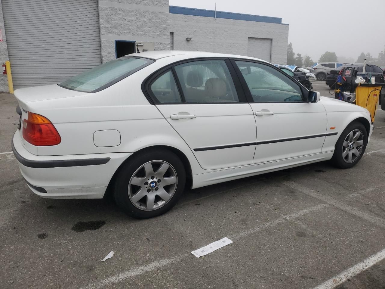 2000 BMW 323 i