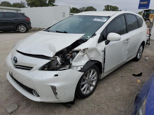 2013 Toyota Prius v Five