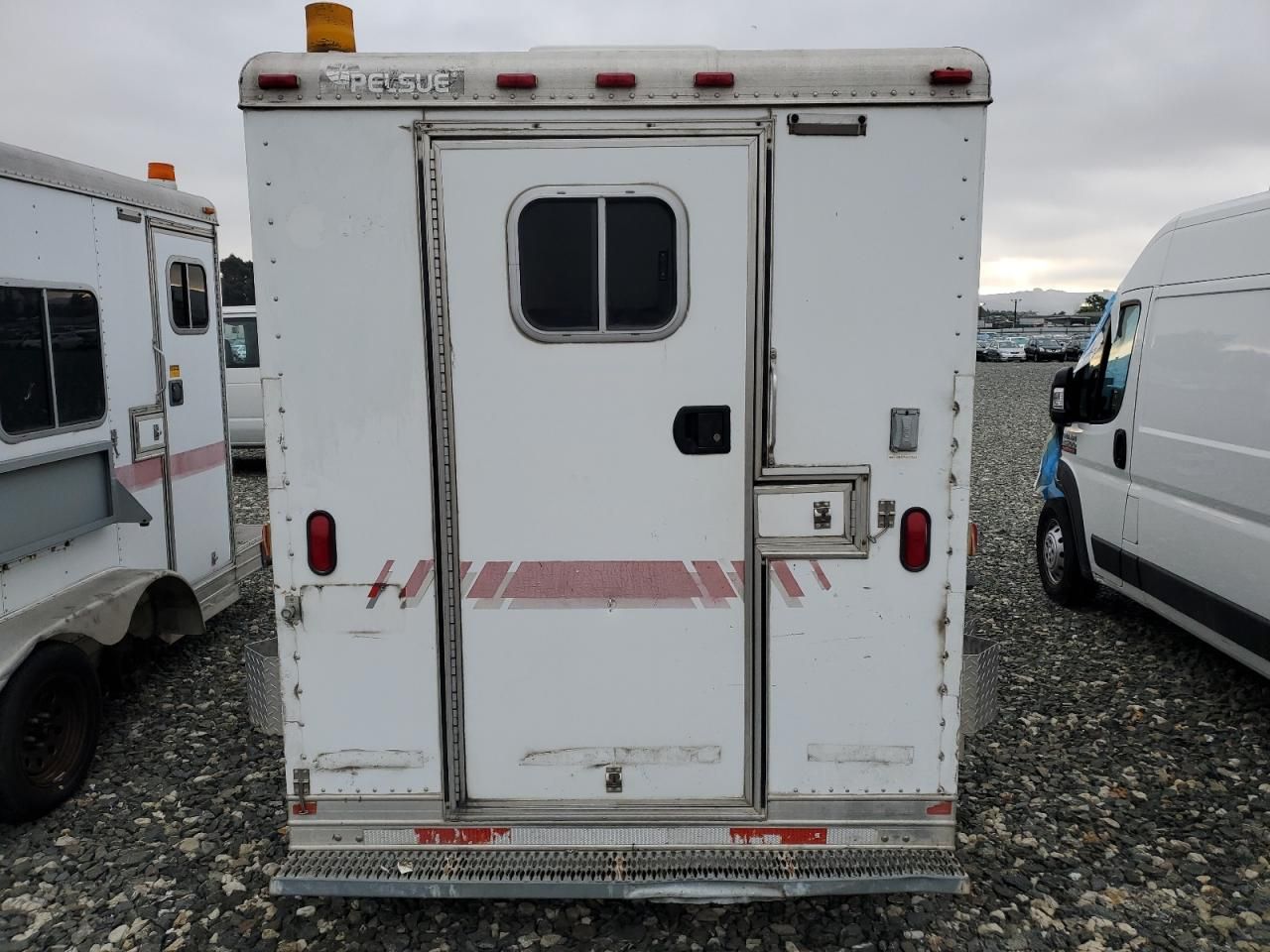 2000 Featherlite Mfg Inc 2000 Featherlite Fiber Optic Splicing Trailer