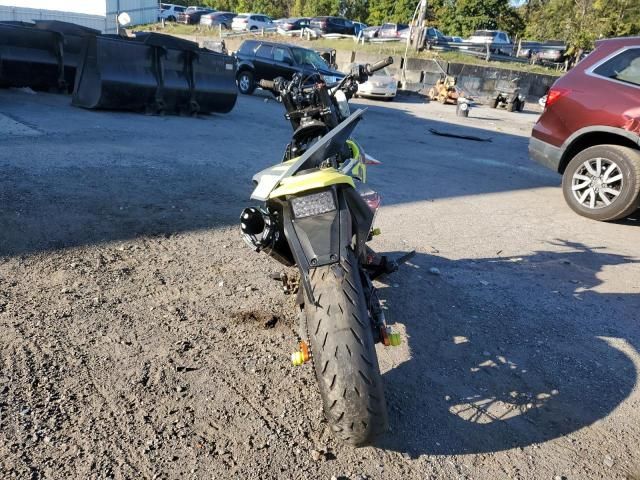 2022 Husqvarna Supermoto 701